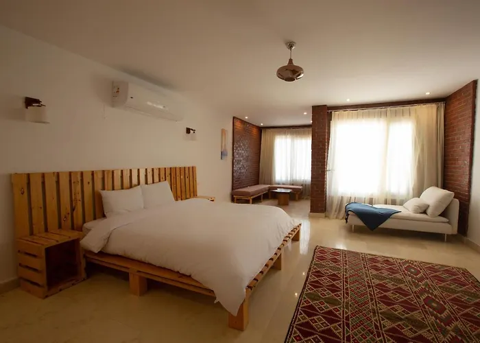 23 Havens Apartment *
