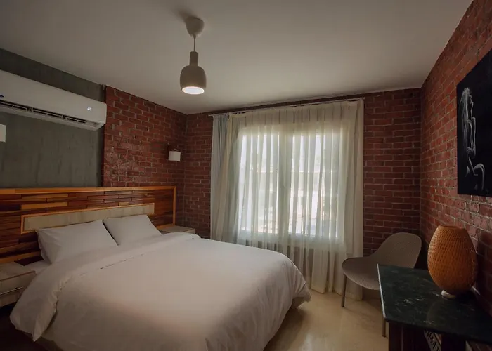 23 Havens Apartment *